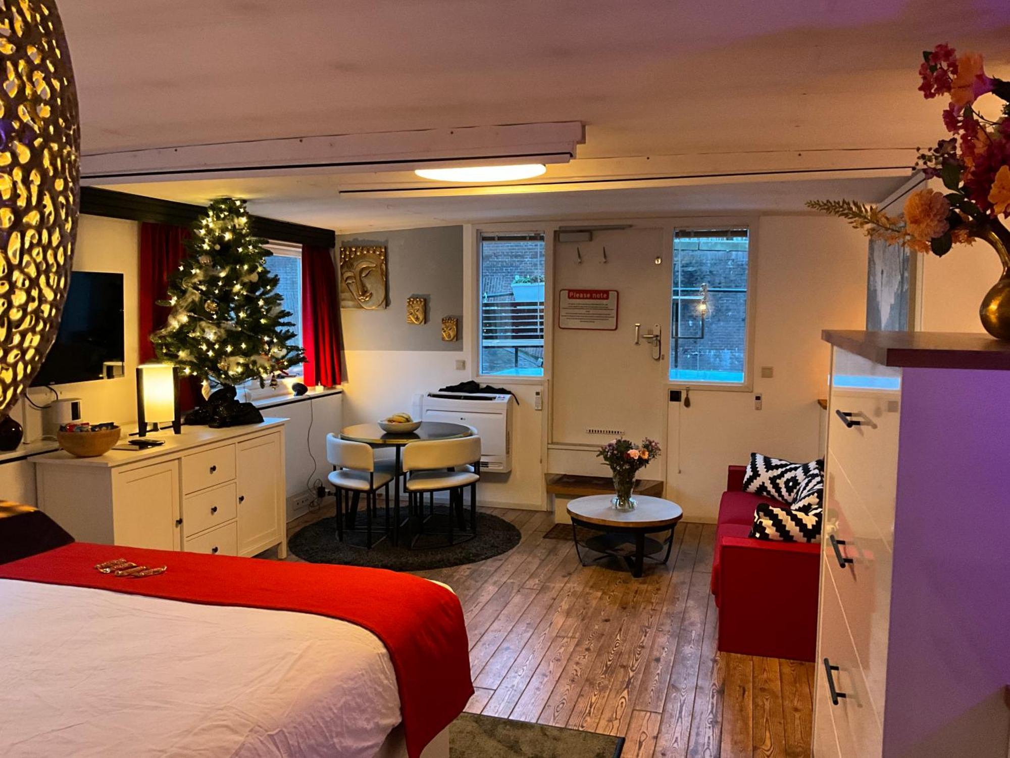 Boat No Breakfast Hotel Амстердам Екстериор снимка